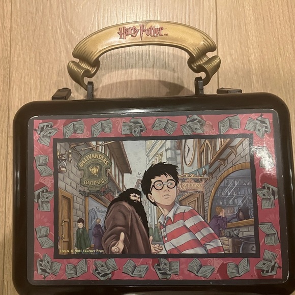 Vintage 2001 Harry Potter School Box Case – Diagon Alley Scene, Collectible - Picture 1 of 14